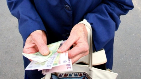Se dau ajutoare de urgență pentru români! Cine va primi banii