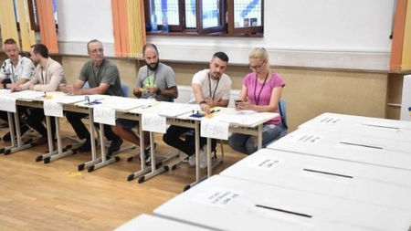 Se dau bani grei pentru cei din comisiile de votare! Cât câștigă un președinte de secție