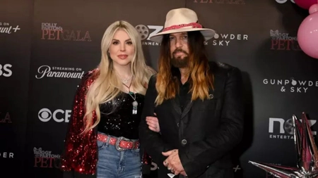 Tatăl artistei Miley Cyrus, divorț neașteptat. Ultimul mariaj a durat mai puțin de un an