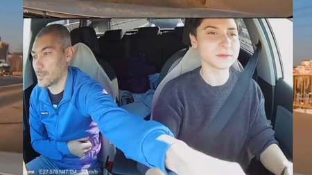 Imagini incredibile, surprinse de o cameră video montată pe o mașină de școală auto din Iași. Iată adevăratul motiv pentru care instructorul nu poartă centură