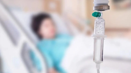După ce și-au serbat ziua onomastică la școală, au ajuns la spital cu toxiinfecție alimentară. Elevii s-au simțit rău după ce au mâncat sandvișuri și dulciuri
