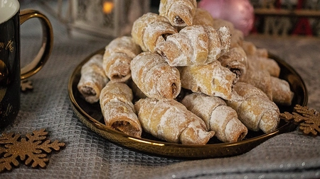 Cornulețe cu untură și oțet. Rețeta veche, așa cum le făcea bunica!