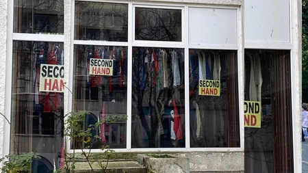 Second hand-urile din Iași sunt la mare căutare. Tinerii renunță la magazinele de brand
