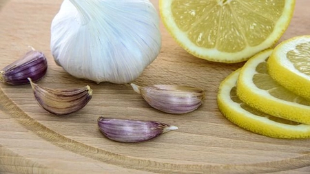 Remedii naturale pentru durere în gât. Află cum să gestionezi eficient această afecțiune!