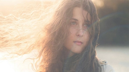 TOP 6 remedii împotriva căderii părului care „îți vor face părul măciucă”! Află de ce strămoșii noștri foloseau sânge de taur, <em class='ep-highlight'>grăsime</em> de șopârlă și opiu pentru a-și regenera podoaba capilară 