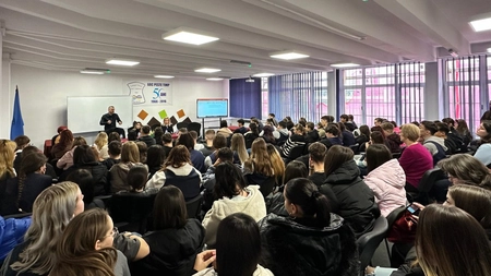 Colegiul Tehnic „Ioan C. Ștefănescu” Iași a lansat proiectul „Cât ești dispus să plătești pentru fotografia ta?”