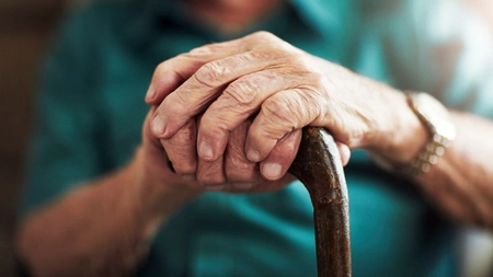 Pensionarii români riscă să nu mai primească pensie. Ce este certificatul de viață și de ce este important