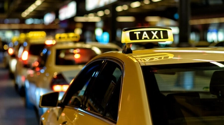 Regula pe care puțini români o respectă atunci când merg cu taxiul! La ce trebuie să fie atenți pasagerii