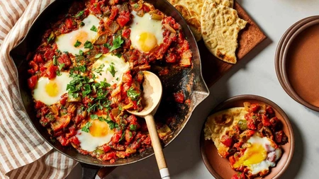 Shakshuka. Rețeta unui mic dejun savuros din bucătăria Orientului Mijlociu