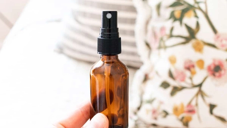 Secretele pentru un spray de corp rezistent. Cum să îți faci propriul parfum