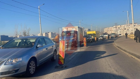 Atenție, șoferi! Trafic îngreunat pe bulevardul Poitiers: circulație restricționată pe o singură bandă din cauza lucrărilor
