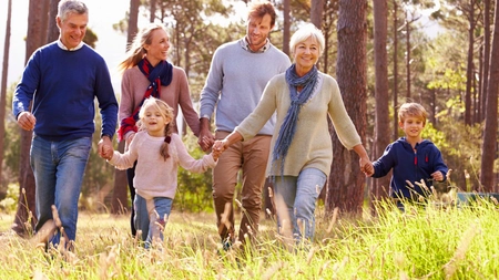 Generațiile pe ani. Care sunt Millennials, Gen z, Boomers și unde se încadrează decrețeii