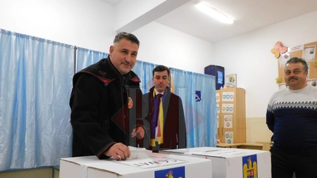 Ciprian Paraschiv, candidat AUR pentru Camera Deputaților, a votat la alegerile parlamentare 2024 - LIVE VIDEO