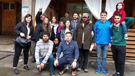 Crăciunul în Familia Harmony, la Iași: Povestea unei comunități creștine care realizează, în fiecare an, în preajma sărbătorilor o zi dedicată oamenilor străzii