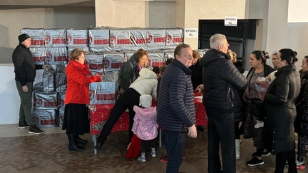 Peste 700 de copii au primit pachete cu dulciuri de la Direcția de Asistență Socială Iași. Evenimentul este la a XIV-a ediție