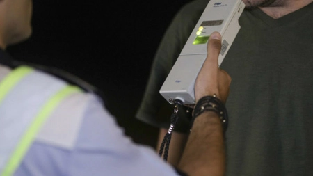 Strigător la cer! Iată ce valoare a indicat alcooltestul în cazul unui șofer oprit în trafic, la Iași. Probabil, până și polițiștii s-au întrebat dacă totul este real!