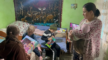 O zi plină de emoție pentru familia Ursu! Prietenii lui Moș Crăciun au adus bucurie în casa lor: „Moșul a fost foarte darnic anul acesta”