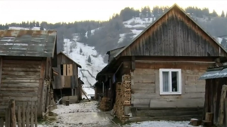 Amenzi înainte de sărbători pentru cei care stau la curte! Ce nu mai au voie să facă românii