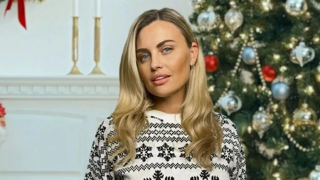 Carla încurajează femeile să poarte ceva sexy de Crăciun! „Așa vă salvați căsnicia!”