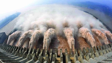 Se construiește cel mai mare baraj hidroenergetic din lume! Țara care investește sume colosale în producerea de energie