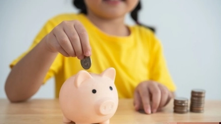 Șoc pentru părinți! Ordonanța ”trenuleț” oprește creșterea alocațiilor pentru copii