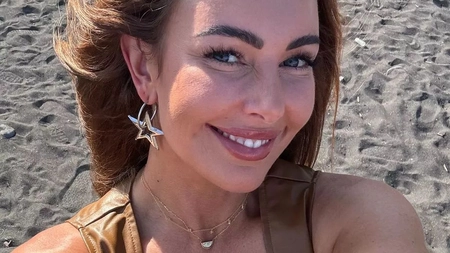 Un cuplu primește alte femei în dormitorul lor! Ea a venit cu ideea!