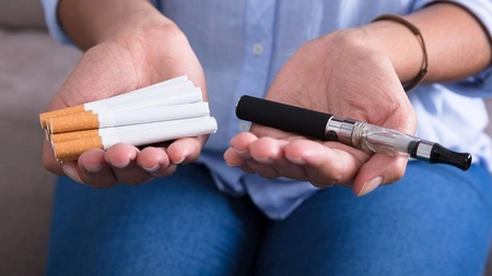 Noi taxe pentru fumători! Sunt vizați cei care folosesc țigări electronice