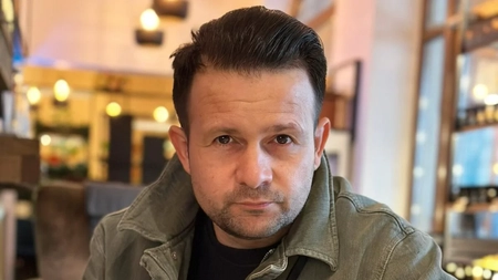 Magicianul Robert Tudor a spus cât a plătit pentru o ciorbă, în restaurantul lui Dani Oțil din București - VIDEO