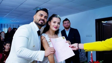 Ce rochie a purtat nașa la nunta lui Jador. Soția lui Cătălin Moroșanu a strălucit