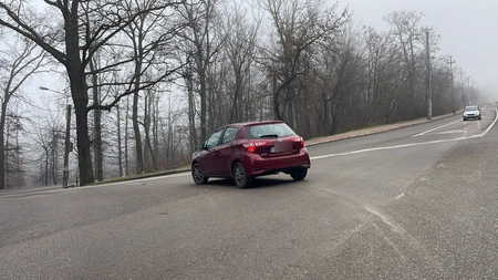 Pericol iminent într-o intersecție din Iași! Un tânăr șofer a evitat la limită un accident deși avea prioritate: „Am tras rapid de volan”