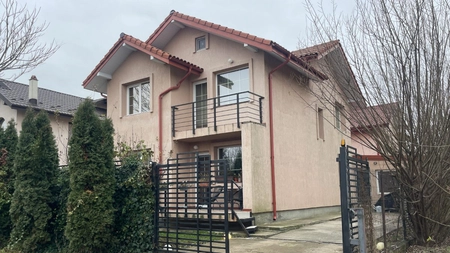 În această vilă cochetă din Moara de Vânt au fost comise două crime înfiorătoare! La 3 ani de la tragedie, imobilul este din nou locuit