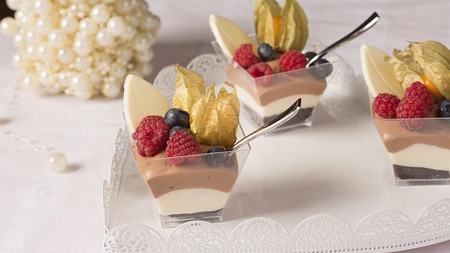 Mousse de ciocolată albă. Iată ce se ascunde în spatele unui desert reușit!