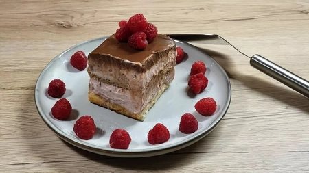 Prăjitură cu lapte condensat și mascarpone. Nu are nevoie de coacere!