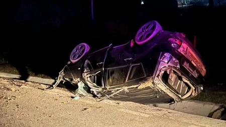 Accident rutier în Tg. Frumos! Un autoturism s-a răsturnat, după ce șoferul a pierdut controlul. Bărbatul consumase alcool, nu avea permis și era urmărit de Poliție - UPDATE