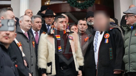 George Simion a ajuns în Piaţa Unirii: „Acești politruci au ales să fugă din calea poporului unit”