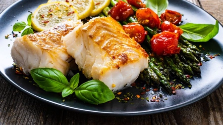 Cod la cuptor cu lămâie și ierburi aromatice. Cum să pregătești cele mai delicioase și sănătoase rețete pe bază de pește