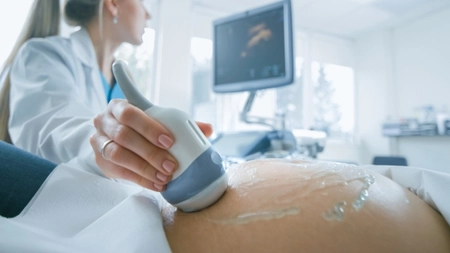 Cât costă un dublu test pentru sarcină la Spitalul Arcadia, Synevo, Clinica Sante sau Bioclinica