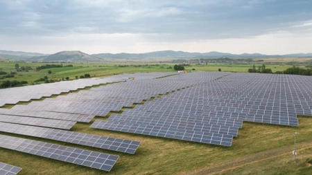 Un parc fotovoltaic va fi înființat într-o comună din Iași! Proiectul valorează peste 1,6 milioane de lei, iar primăria caută firme pentru realizarea lucrărilor