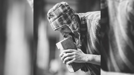 De la o viață trăită în orfelinat, la o carieră în cinematografie! Fotograful ieșean Marius Florescu, protagonistul unui lungmetraj românesc: „Ne-a plăcut foarte mult fizionomia lui”