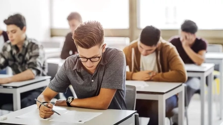Astăzi începe oficial examenul național de Bacalaureat! Mii de elevi din Iași vor susține probele de evaluare a competențelor