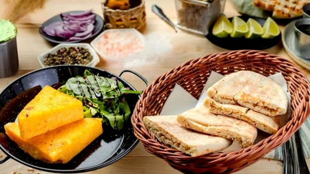 Mămăliga, pâinea sau sosurile, cele mai ieftine produse la Taverna Racilor. Pescobar a dat lovitura cu restaurantele lui