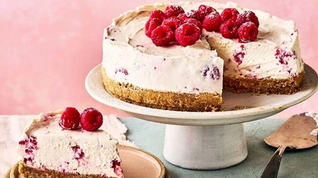 Rețetă de cheesecake cu brânză de vaci. Desertul perfect pentru orice ocazie