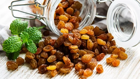 Stafide, beneficii dulci într-un pumn mic. De ce să le incluzi în dieta ta și în ce rețetă le poți pune în valoare
