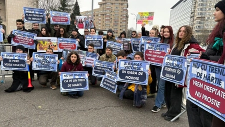 Studenții cer Guvernului să renunțe la măsurile de austeritate care îi afectează: „Vă bateți joc de noi și, implicit, de viitorul acestei țări!”