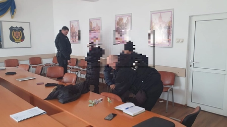 Cerșetorii din Republica Moldova au revenit pe străzile din Iași! Doi tineri au fost prinși de polițiști în Podu Roș: „Sunt buni de muncă, nu au nicio problemă”