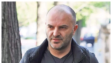 Iată cum arată Andrei, băiatul lui Dan Capatos. Are 14 ani și este o prezență rară în spațiul public
