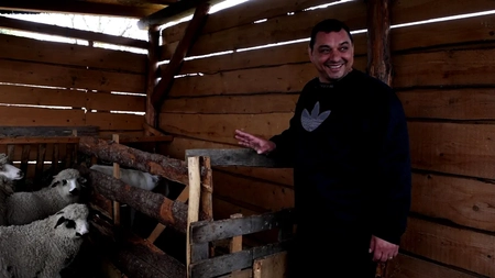 Ionel Ganea s-a retras la țară și crește oi și găini. Fostul internațional român și-a refăcut viața după divorțul de Dana - VIDEO