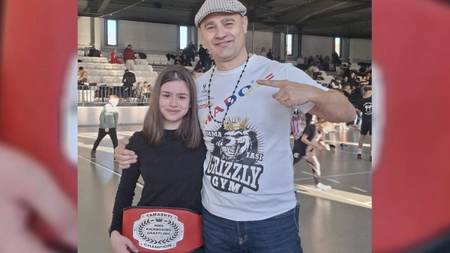 Mihaela Ciocan a câștigat centura la 45 kg jiu-jitsu chiar sub privirile tatălui său! Sportiva de 14 de ani, din Iași, a uimit în competiția de la Timișoara