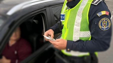 Razie a polițiștilor rutieri din Iași. Mai mulți conducători auto au rămas fără permis după ce au încălcat legea în trafic