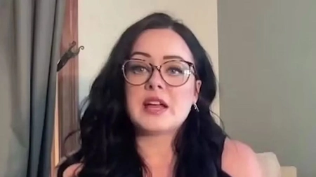O altă profesoară a fost prinsă că face OnlyFans! A fost dată afară imediat!